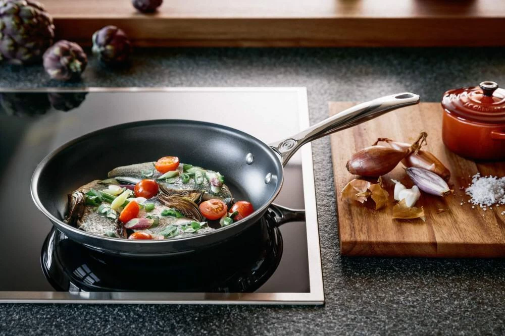 Le Creuset Pfanne 3-ply PLUS Flach Antihaft – Bild 3