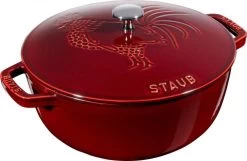 Staub Bräter La Marmite Mit Hahn-Dekor In Grenadine