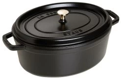 Staub Cocotte Oval Aus Gusseisen In Schwarz