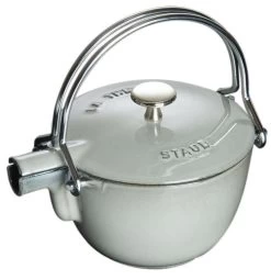 Staub Teekanne Und Wasserkessel Aus Gusseisen In Graphitgrau