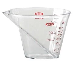 OXO Good Grips Abgewinkelter Mini-Messbecher 60 Ml